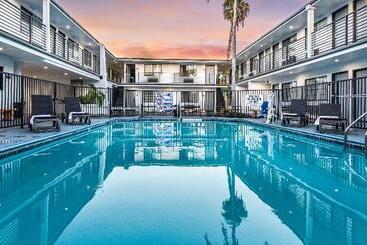 Sunset West Hotel, Surestay Collection By Best Western