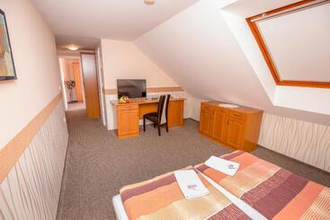 هتل Tinódi Fogadó