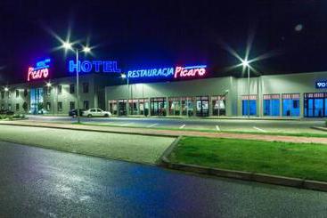 汽车旅馆 Hotel & Restauracja Picaro