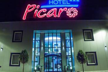 Picaro Po Udnie Motel