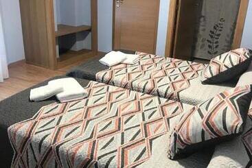 פנסיון Pensión Santirso