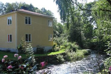 تختخواب و صبحانه Kvarnen I Knällsberg