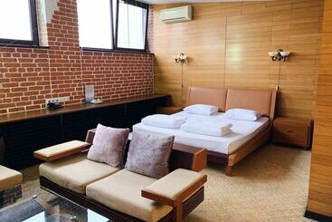 هتل Crystal Palace