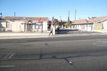 汽车旅馆 Route 66 Barstow
