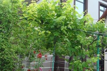 پانسیون Guest House Lydia