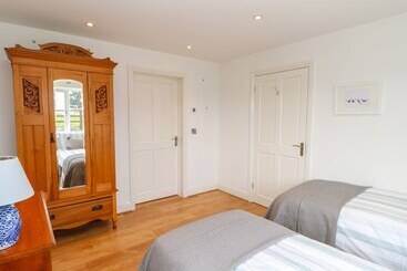 Apple Tree Cottage