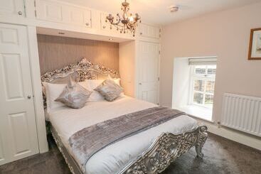 茅舍 Castle Keep At Stanhope Castle