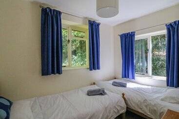 Fossil And The Cross Cottage