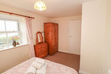 Goldsborough Cottage