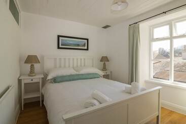 Harbourside Cottage