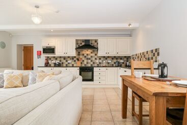 بيت ريفى High Spy