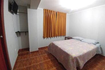 هتل Villa Huacachina