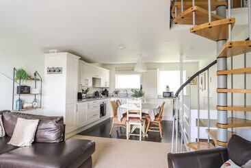 بيت ريفى Machlud Ynys