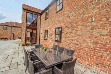 بيت ريفى The Old Barn