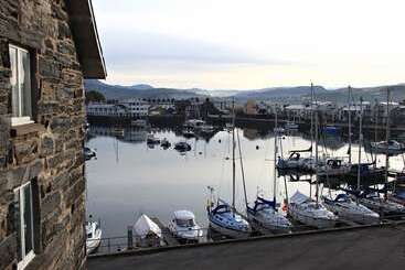 별장 The Old Cornhill