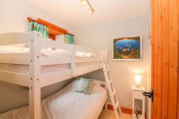 茅舍 The Wagon House