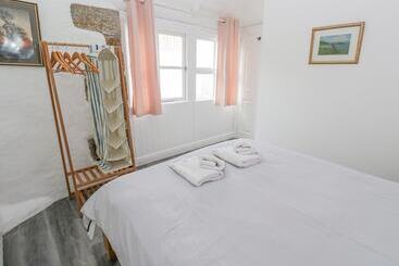 קוטג'' Toadstools