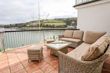 بيت ريفى 22 The Salcombe