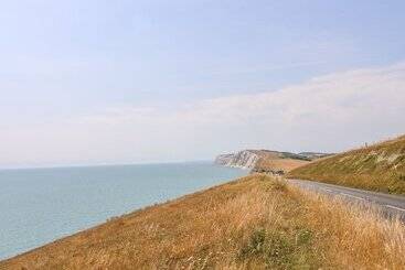 קוטג'' Chinefields