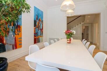 Сельский дом Cliffhanger