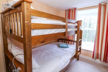 Сельский дом Llwyncadfor Farm