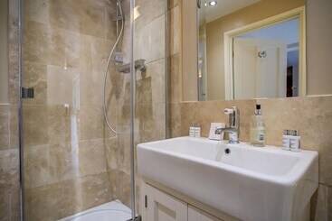 קוטג'' Mill Race