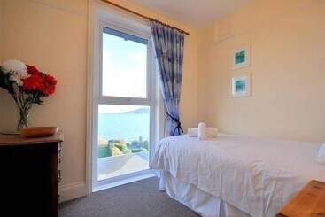 קוטג'' Rainbow's End