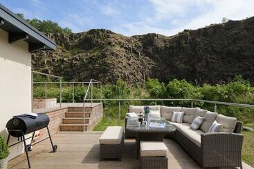 بيت ريفى Restharrow Lodge