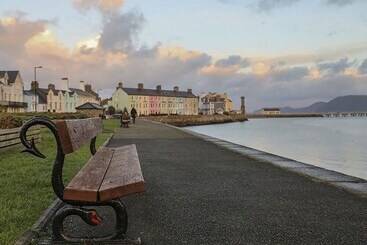 بيت ريفى The Coach House Beaumaris