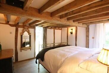 بيت ريفى The Linhay