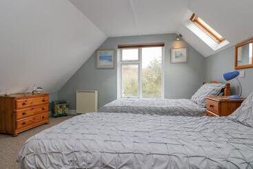 קוטג'' The Watch