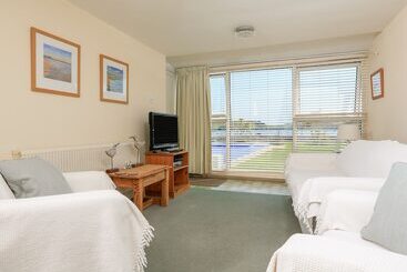 کلبه 3 The Salcombe