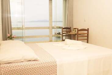 簡易ホテル Pousada Do Preto