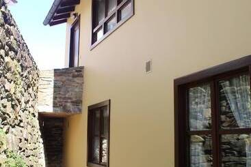 בית מלון כפרי Apartamentos La Lula