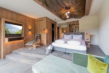 Kronhotel Leitgam Luxury Hotel For Two