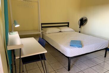 The Waterfront Inn   Hostel