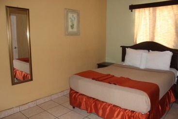 Aparthotel Villas De La Roca