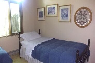 تختخواب و صبحانه Tanglewood Suites