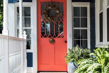 East Bay Bed & Breakfast