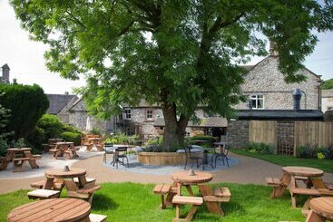 مسافرخانه The Devonshire Arms