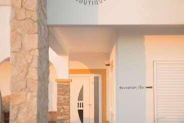 هتل Arrifana Destination Suites