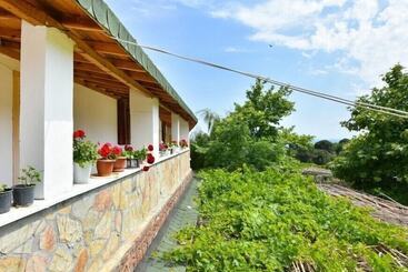 فندق Ikizler Konuk Evi