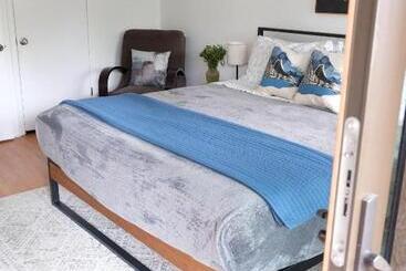 فندق The Landmark Inn On Orcas Island