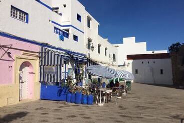 펜션 Al Madina Ahibbak