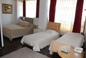 Urla Tarihi Han Otel