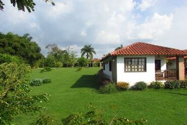 تختخواب و صبحانه Finca La Chascona