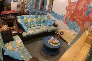 Curvão Surf House   Hostel