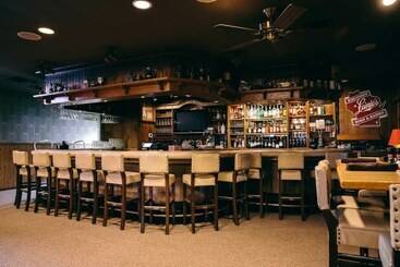 Fannies Supper Club And Motel