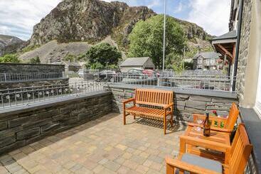 Сельский дом Garreg Ddu