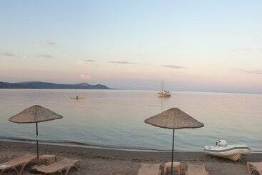 فندق Assos Batik Iskele Beach